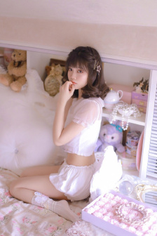 纯肉被CAO哭高H腿交视频